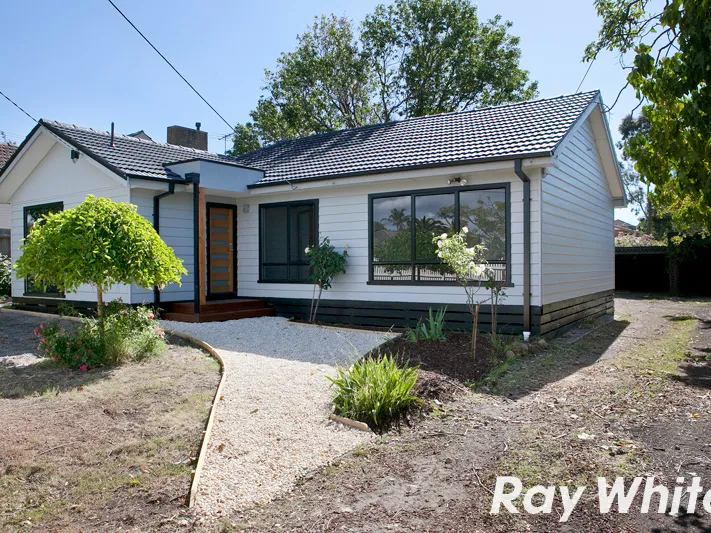 Family Home in Prime Location!