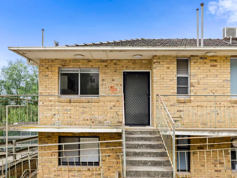 1 bedroom  apartment in scenic, riverside Ascot Vale pocket