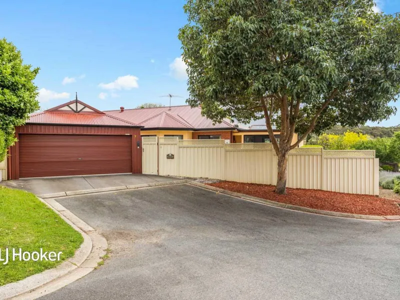 PRIVATE AND SECLUDED FOUR BEDROOM FAMILY HOME