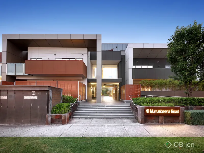 Garden Glamour & a Great Strip Lifestyle