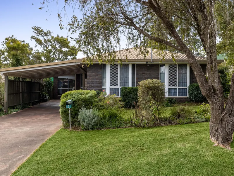 Great Size + Walk to Shops