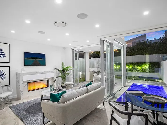 Luxury New Family Entertainer with Poolside Oasis & Smart Technology