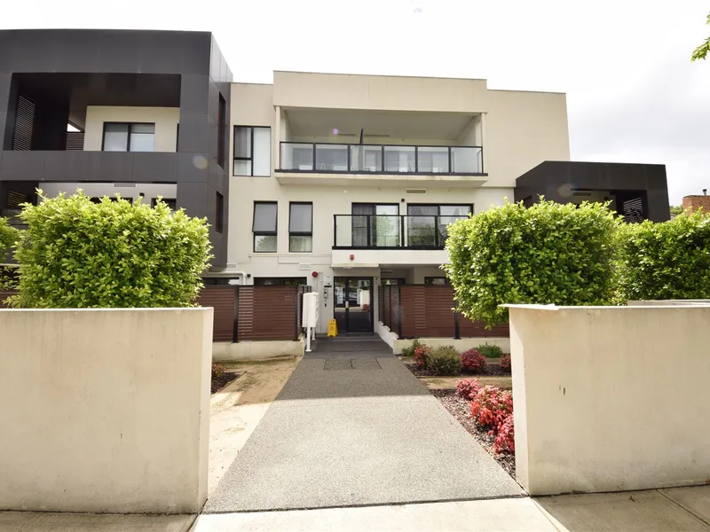 Modern Apartment in Box Hill