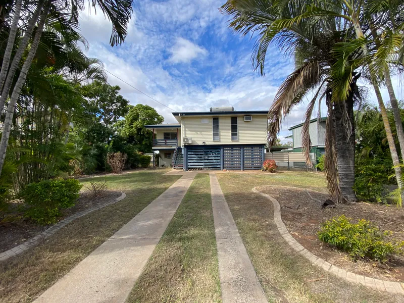 UNDER RENOVATION, QUEENSLANDER, 5 BEDROOMS, SHED,LOCATION.