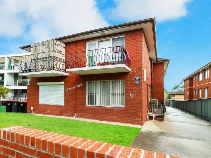 Two Bedroom Unit for $ 340 PW. Don't miss out.