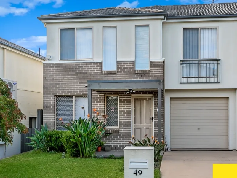 Modern Duplex with Pool Access In Sought After Complex