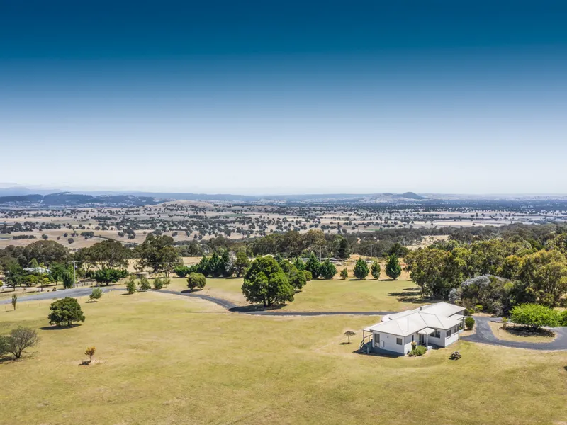 10 ACRES - SWEEPING VIEWS - ONLY MINUTES TO MANSFIELD