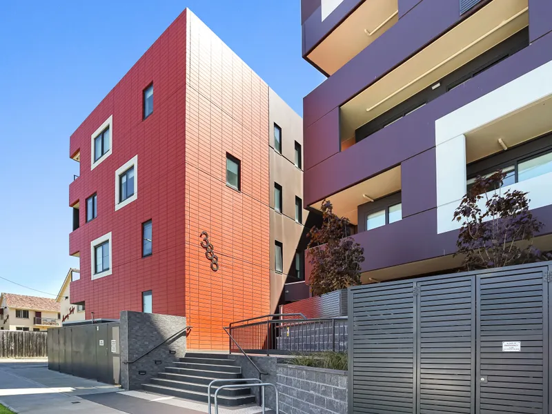 Preston's Best at Your Doorstep - Brilliant Location, Stylish Space