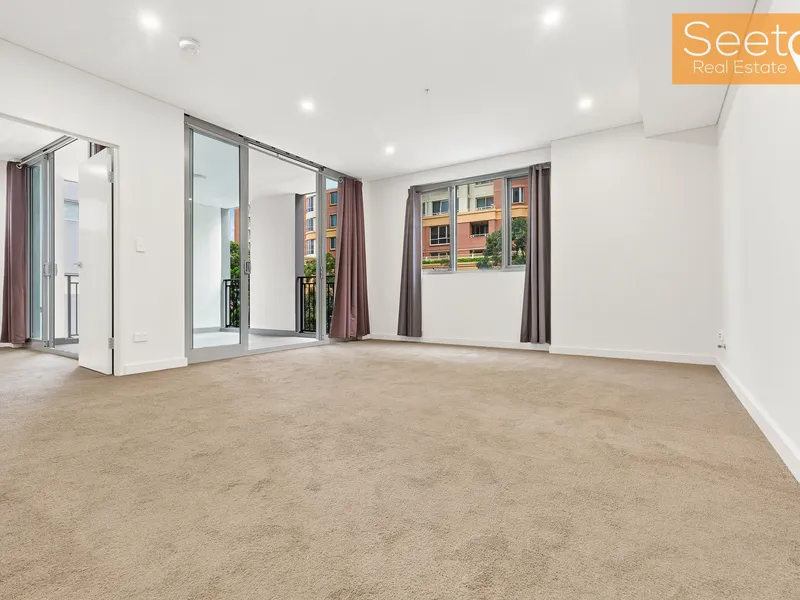 Well Presented Two-Bedroom Apartment, Minutes To Station!