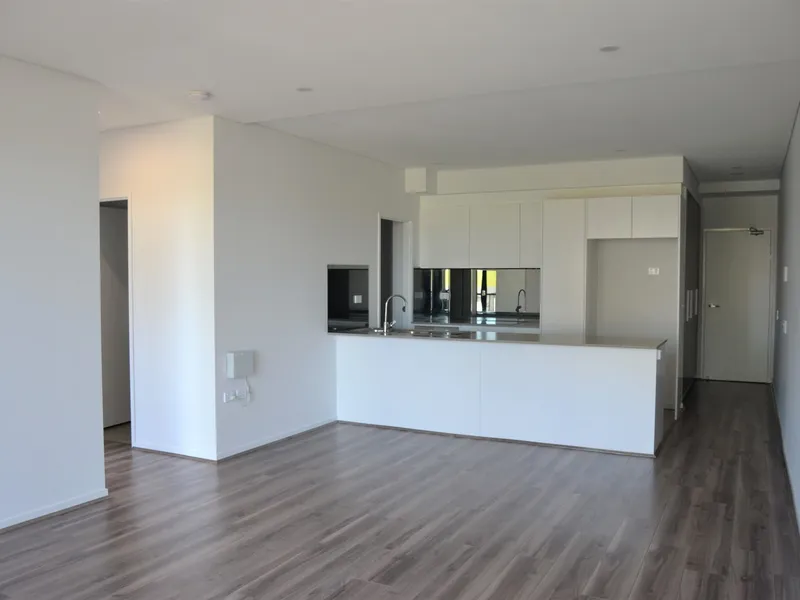 Executive 2 Bedroom Residence with Mountain Views