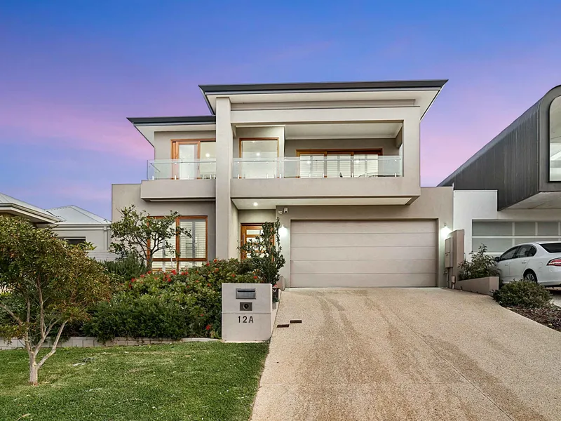 Immaculate Coastal Luxury!