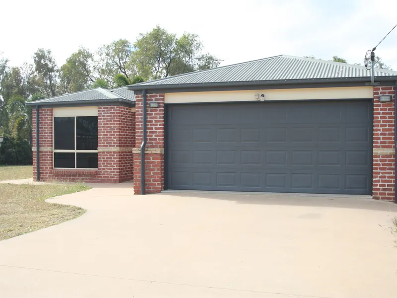 TIDY FAMILY HOME IN QUIET CUL-DE-SAC