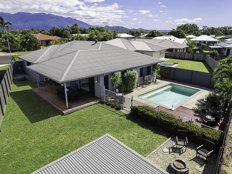 BEST BUY @ COOYA BEACH