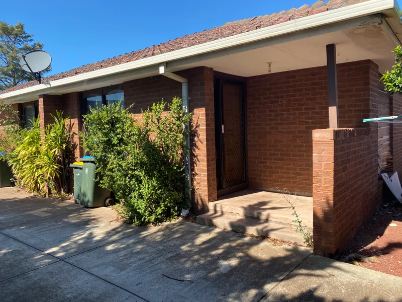 PERFECTLY SITUATED 2 BEDROOM UNIT