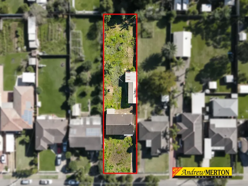 1094 SQM Prime Location - Walk to Railway Station