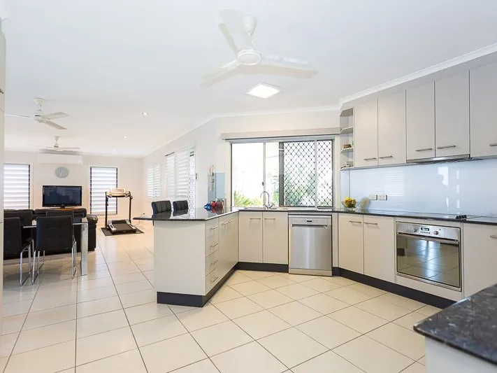 4 Bed Brick Verneer Tile Roof