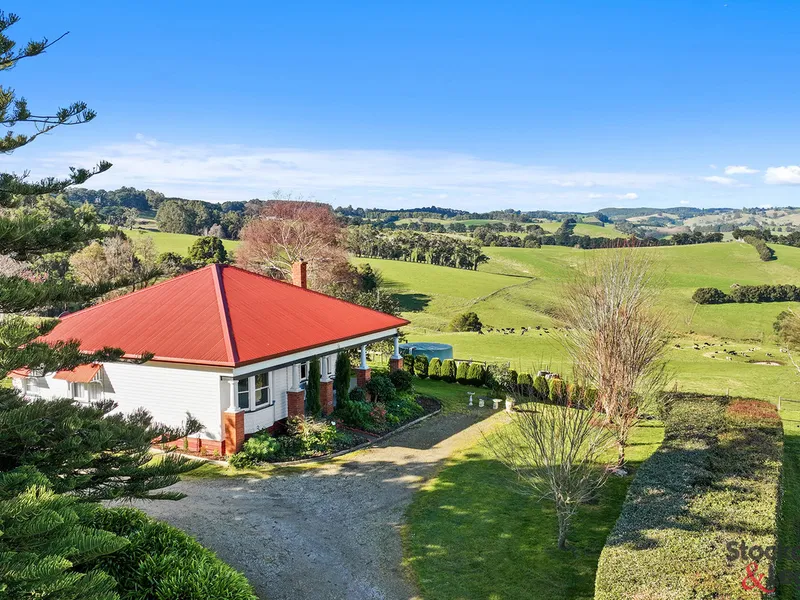 UNRIVALLED BEAUTY & CHARACTER ON 11 ACRES
