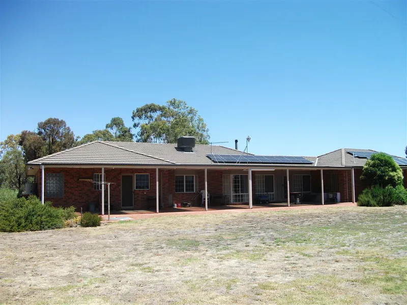 Country Escape - 8 Acres