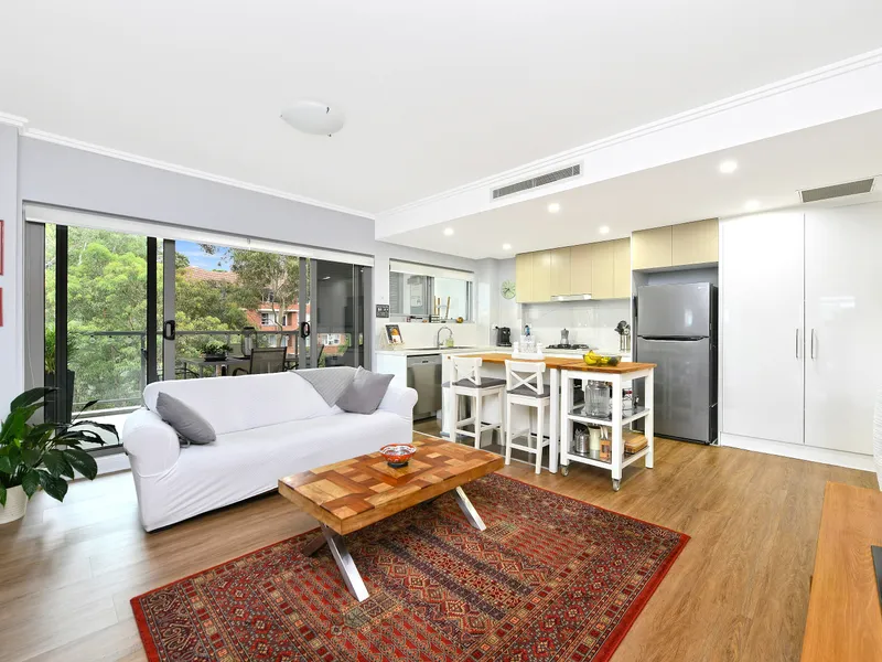 Bright and airy apartment in the heart of Lane Cove