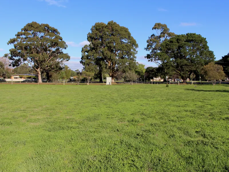 Discover the charm that is Inverleigh...