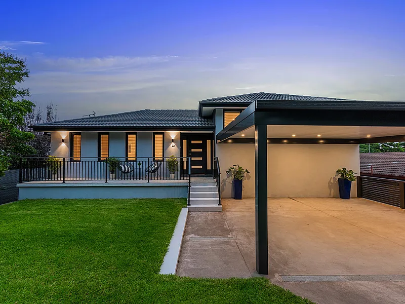 Poolside Entertainer - Turnkey Renovated!