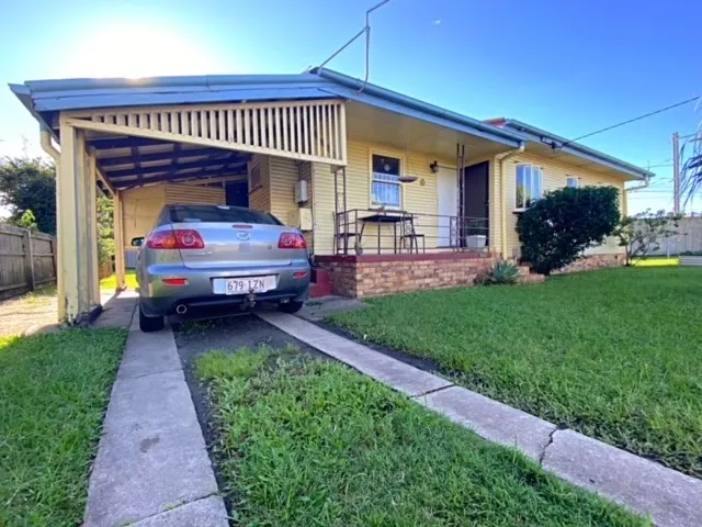 Lifestyle or development opportunity - up to 1,289m2 block!