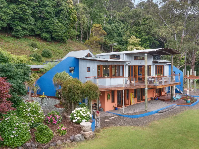 Secluded rainforest retreat fuses eclectic style with effortless comfort
