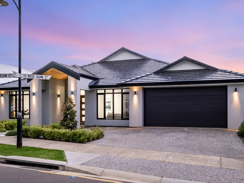 Your luxurious and stylish dream home awaits