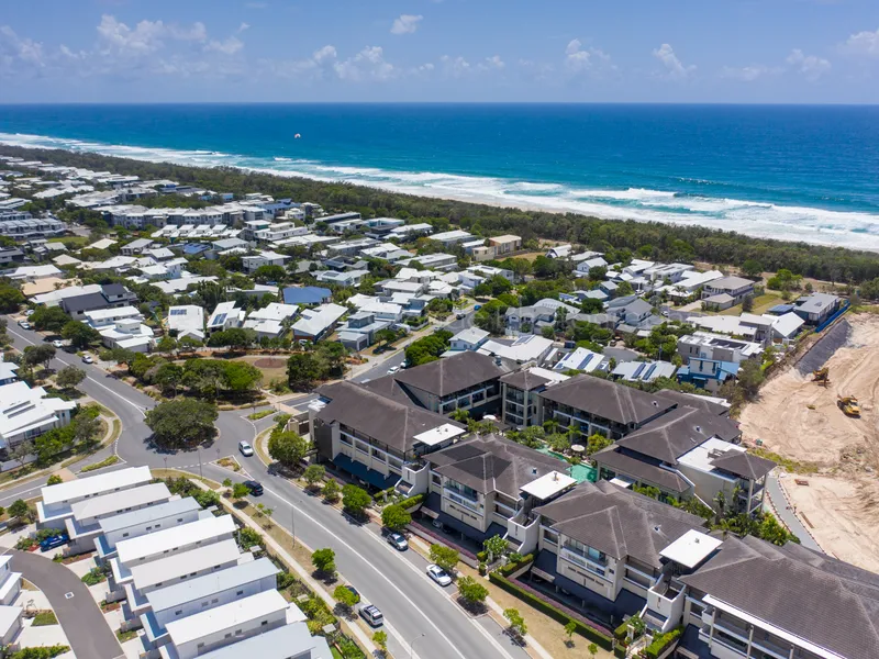 2Brm Luxury with Ocean Views & Income 