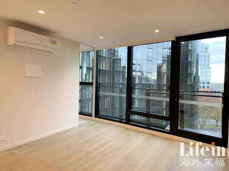One bedroom Apartment at St Kilda Road