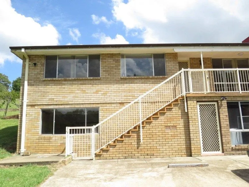 THREE BEDROOM DUPLEX