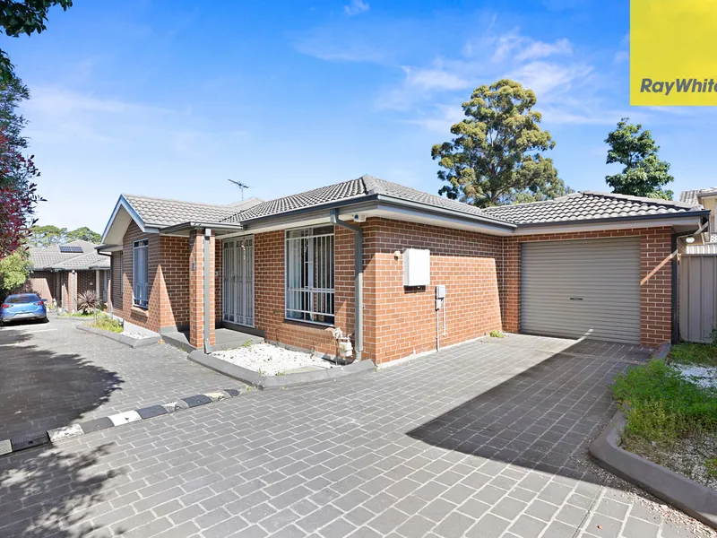 LOW-MAINTENANCE CONTEMPORARY VILLA HOME