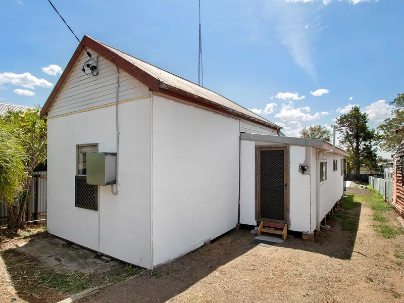 Comfortable living 750m from town centre