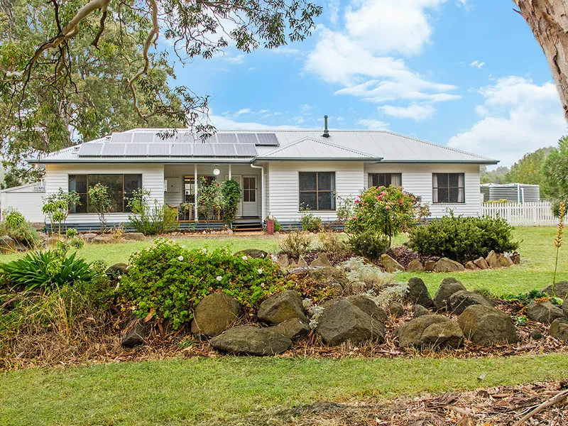 Family Home on 10 Acres