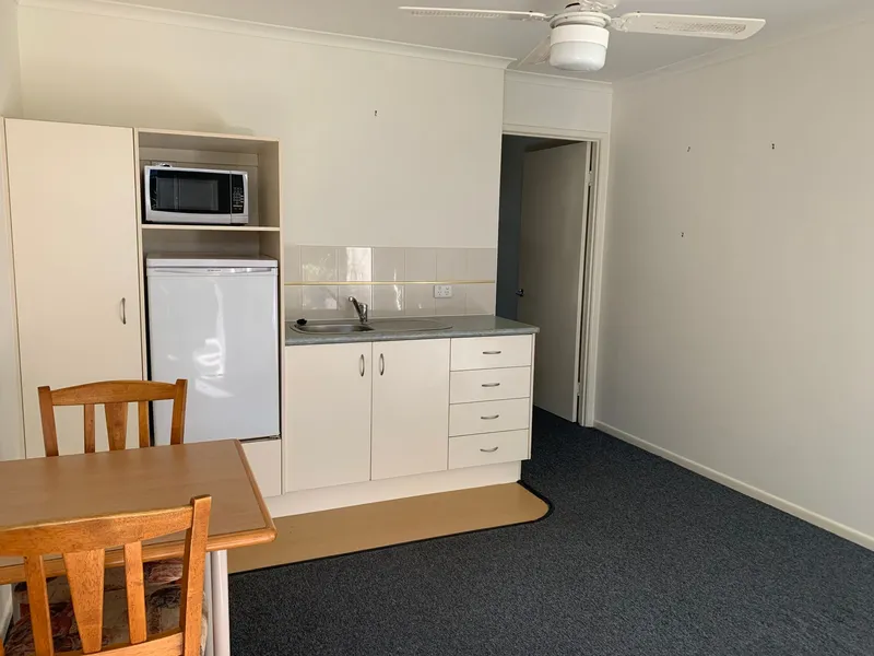Ground floor air conditioning retirement village unit for rent-Close to everything!