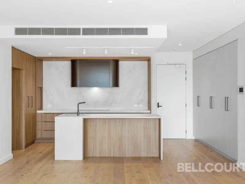 Unique, Stunning and BRAND SPANKING NEW