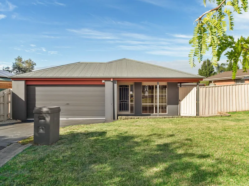 Court Location in Sought after Panorama Estate Beaconsfield