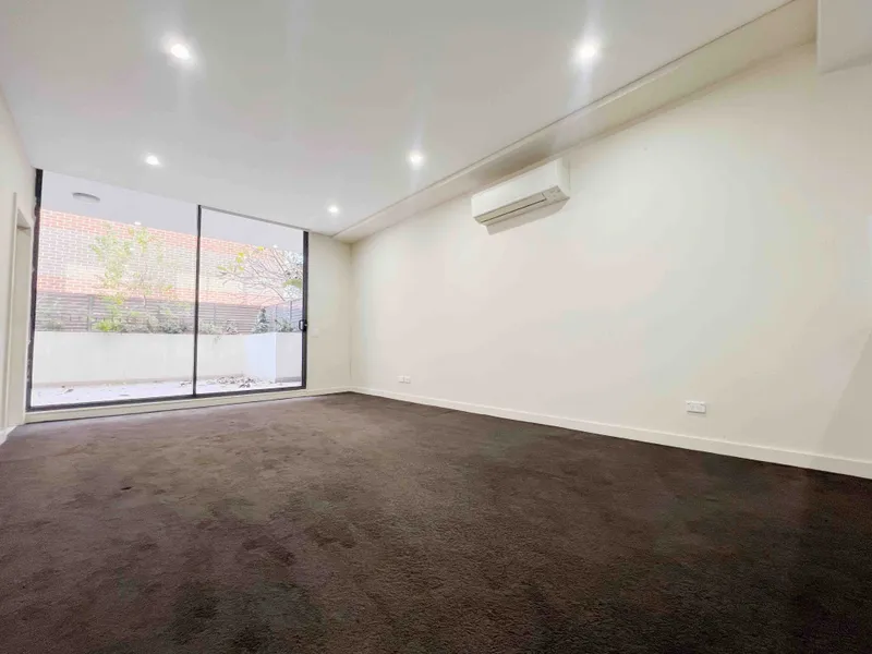 One Bedroom with Large Court Yard