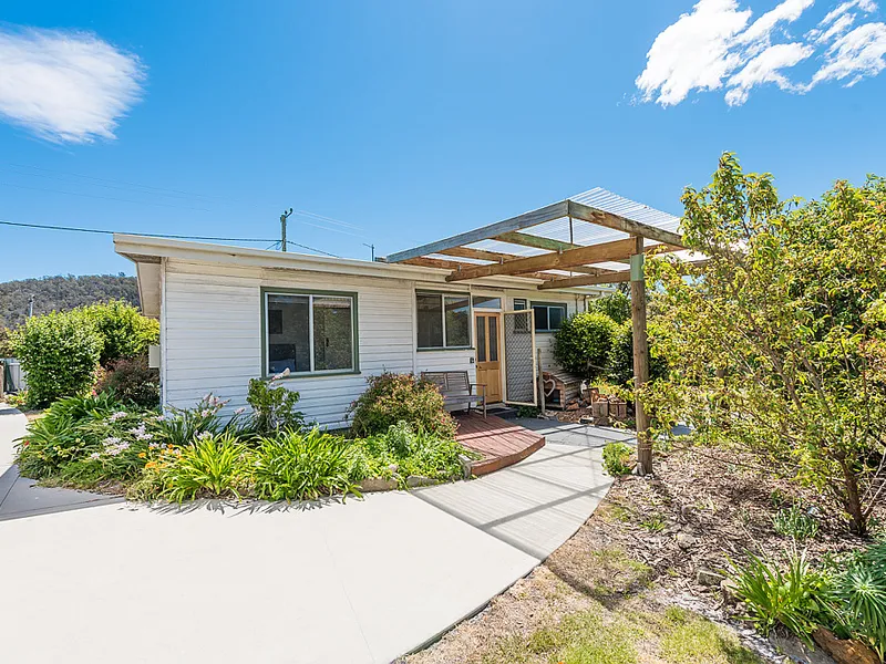 6 Month Lease - Available Right Now! 