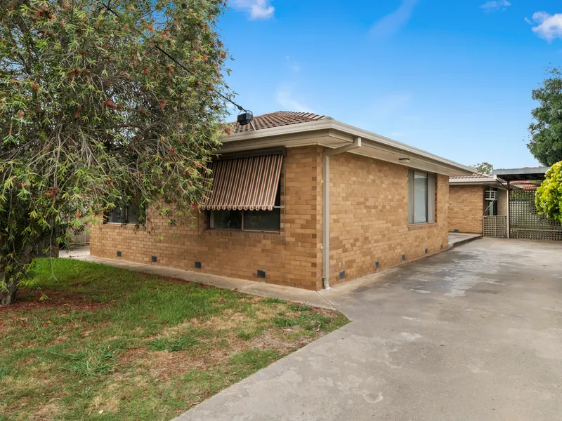 COMPACT UNIT IN GREAT LOCATION