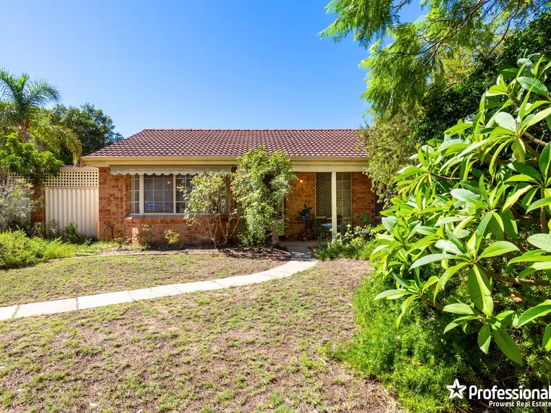 Freestanding villa walking distance to Canning River Regional Park
