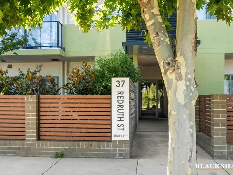 Ground level apartment with expansive courtyard