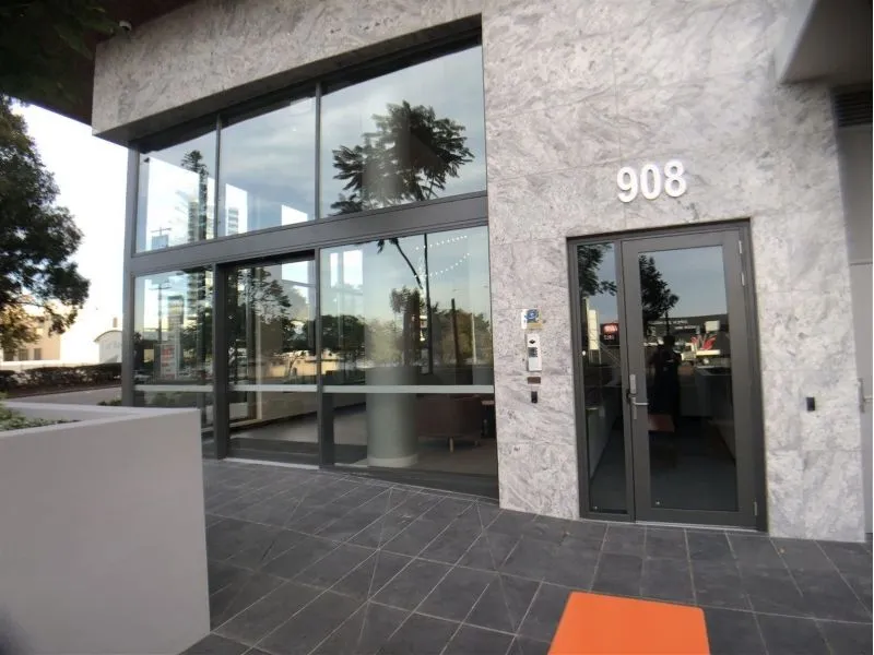 LUXURY APARTMENT , North facing.