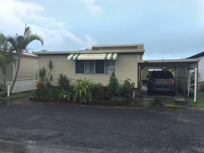 RENOVATED HOME IN PET FRIENDLY PARK