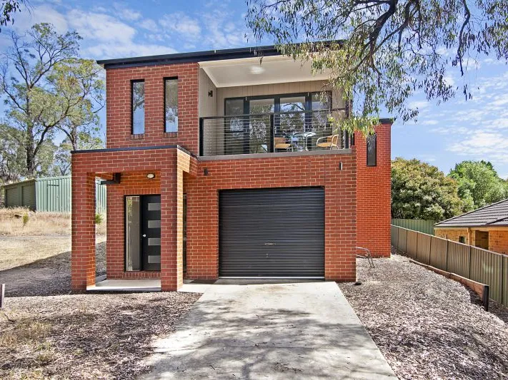 FOUR BEDROOM HOME IN KENNINGTON