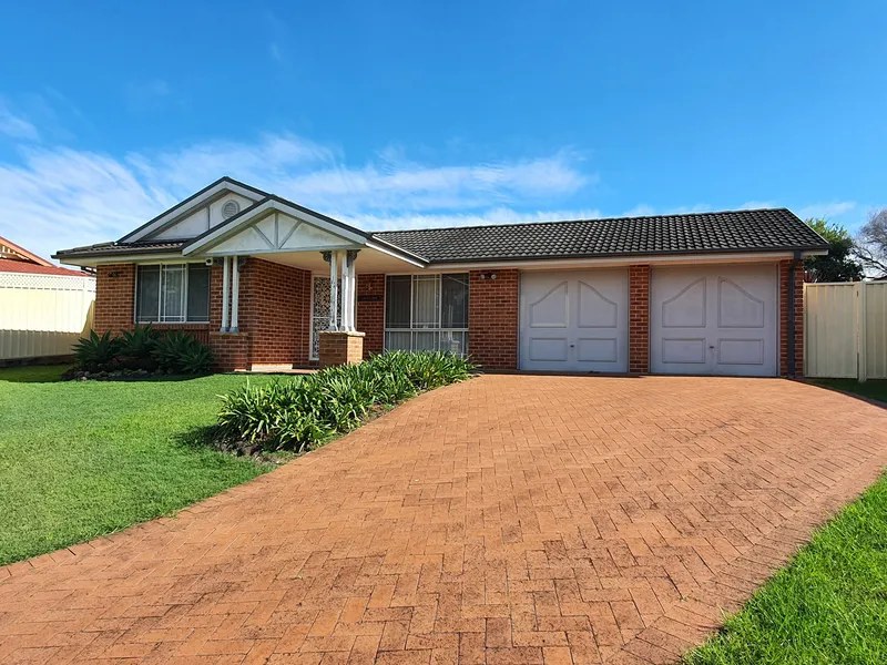 IMMACULATE NEWLY UPDATED FOUR BEDROOM PROPERTY WITH DUCTED AIR CONDITIONER