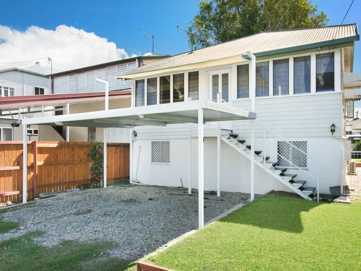 PRICED DROPPED! This Property Must Be Sold