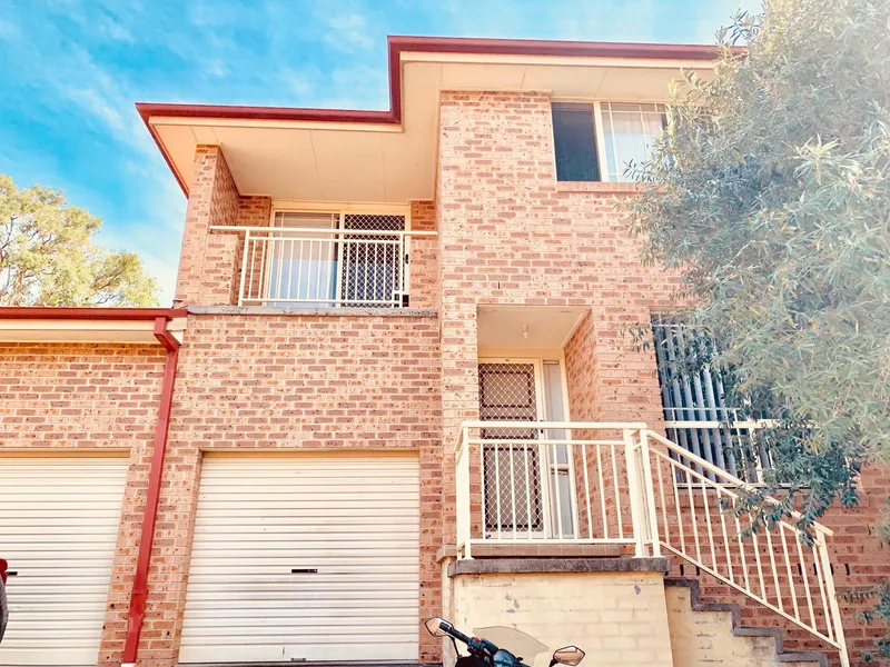 TOWNHOUSE FOR YOU !