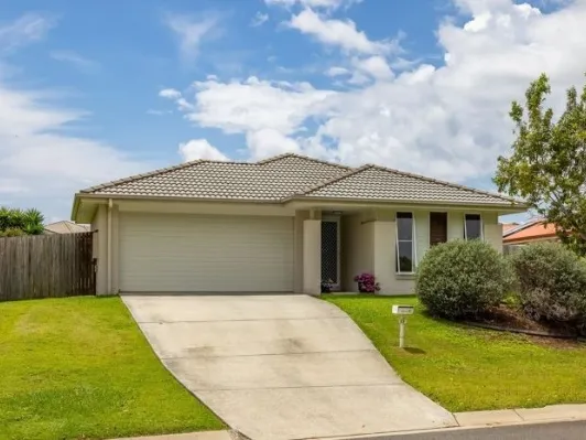 Immaculate Family Home – Room for Boat or Caravan