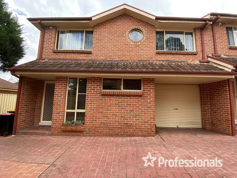 WELL PRESNENTED TOWNHOUSE SITUATED IN QUIET COMPLEX!